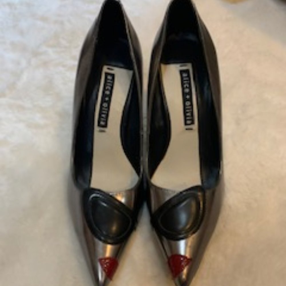 Alice and Olivia Josie Pumps Graphite Size 8.5